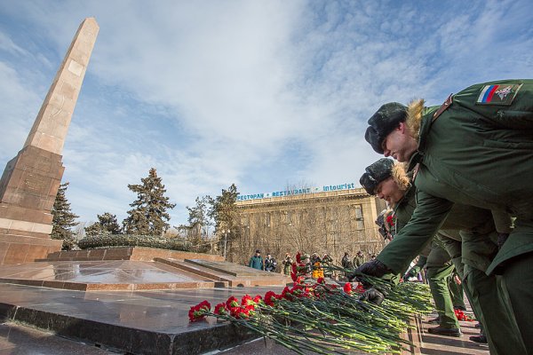 Вечный огонь Волгоград аллея героев