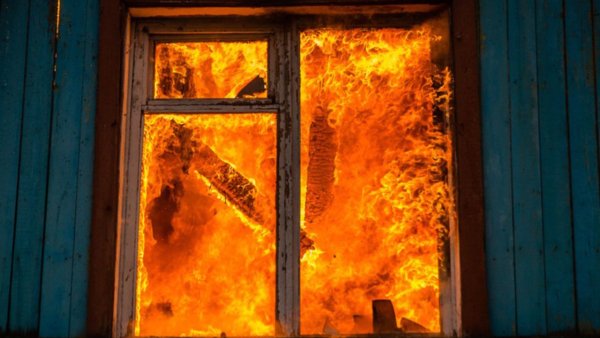 Огонь в окне