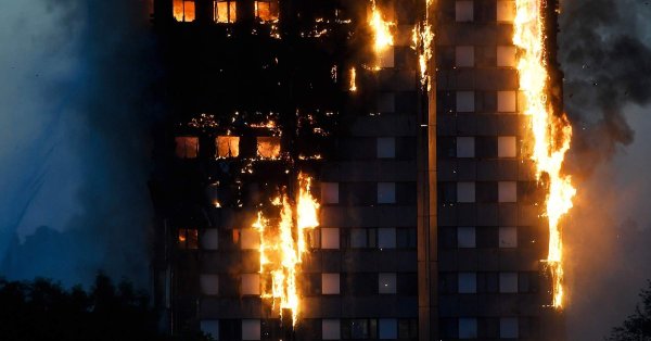 Горюший много этажный дом