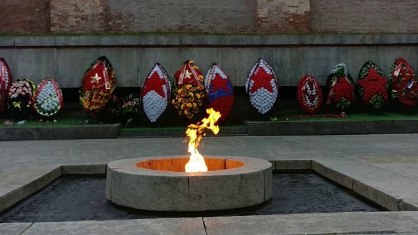 Великий Новгород мемориальный комплекс «вечный огонь славы»