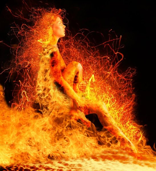 Пламенная девушка