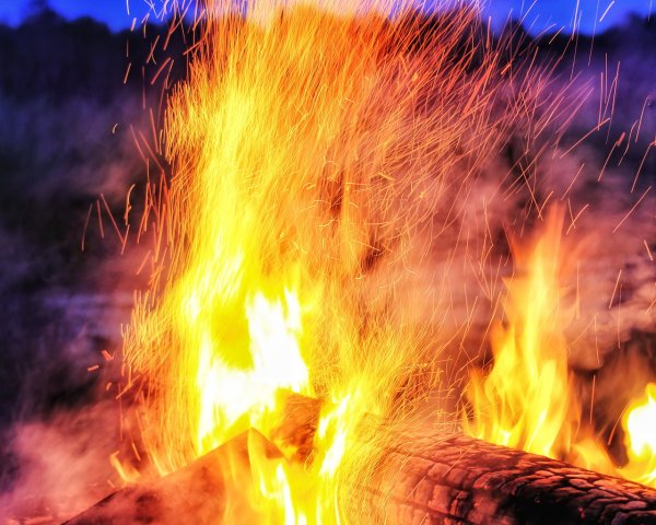 Пламя костра