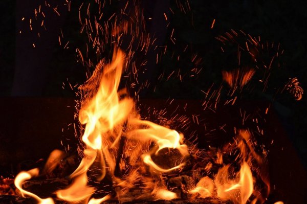 Огоньки костра