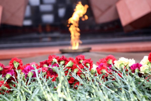 Площадь славы вечный огонь