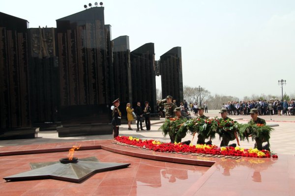 Мемориал на площади славы в Хабаровске