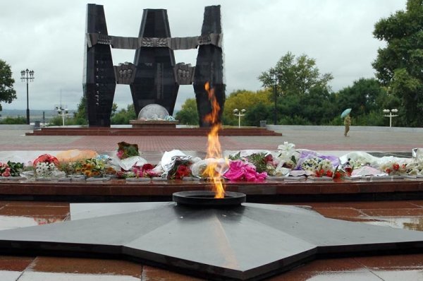 Мемориал на площади славы в Хабаровске