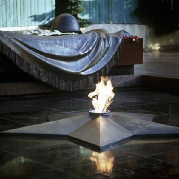 Мемориал неизвестному солдату в Москве