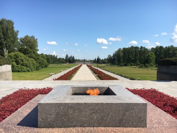 Мемориальный комплекс на Пискаревском кладбище
