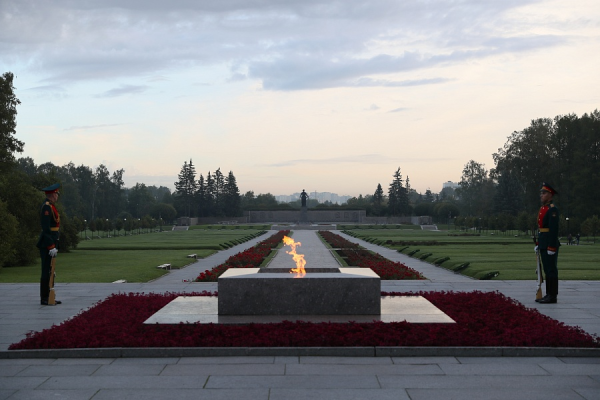 Пискаревский мемориал в Санкт-Петербурге
