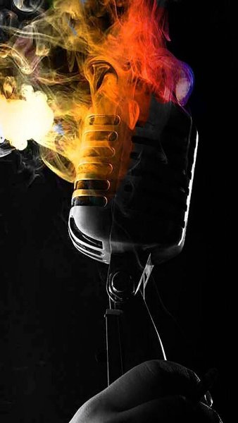 Микрофон в дымке