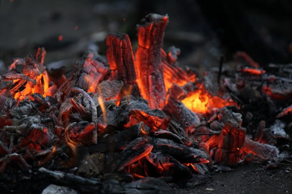 Угли от костра
