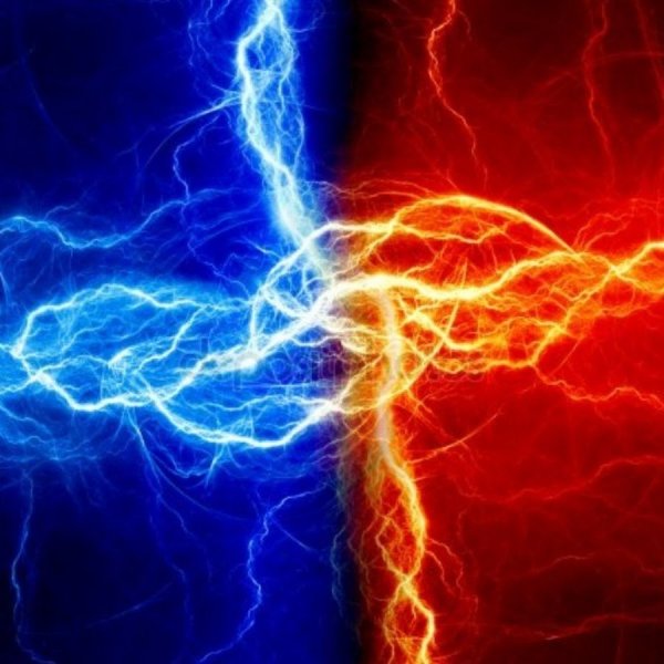 Красно синяя молния