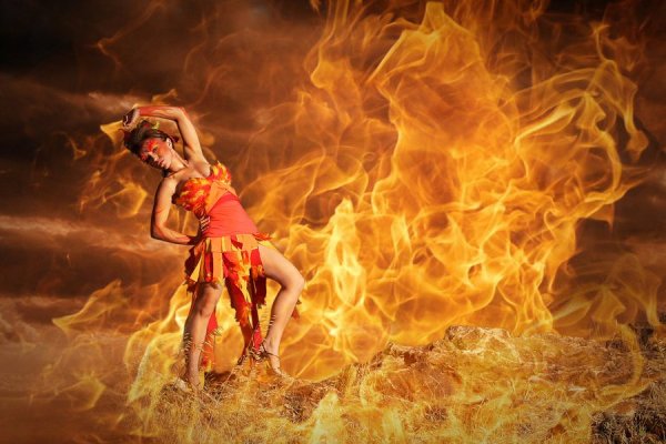 Танцовщица с огнем