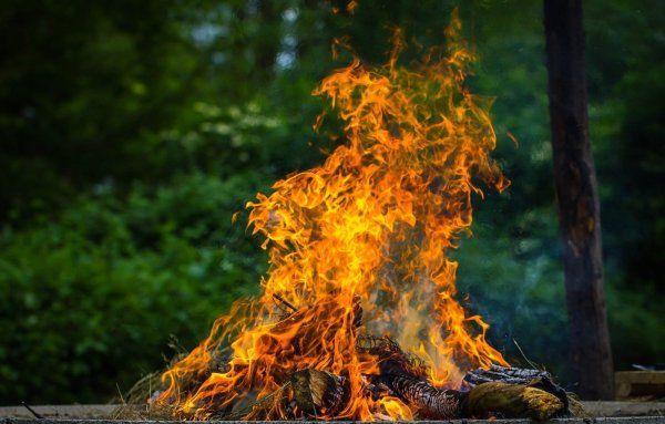 Огонь костер