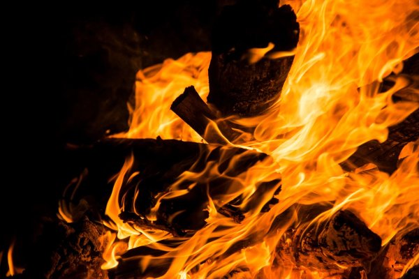 Красивое пламя огня