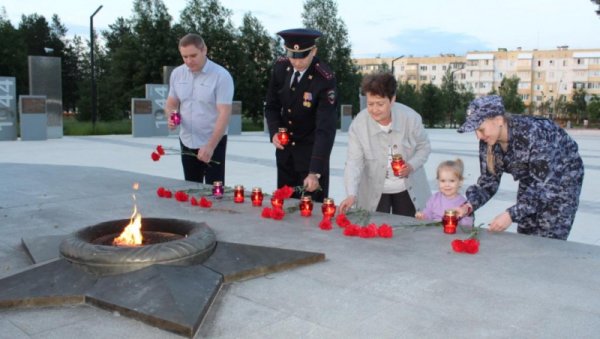 Ноябрьск площадь памяти 2022