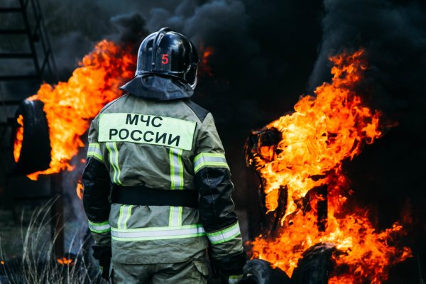Пожарники МЧС России
