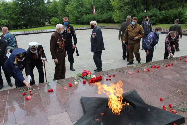 Мемориальный комплекс вечный огонь Серов