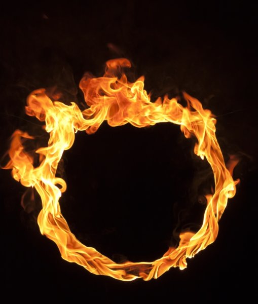 В огненном кольце