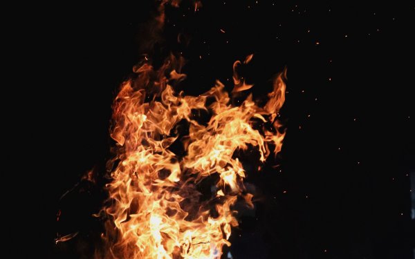 Обои на рабочий стол огонь