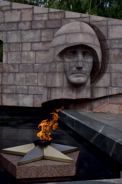 Горельеф Скорбящая мать Самара