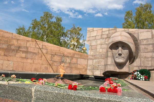 Горельеф Скорбящей матери-родине Самара