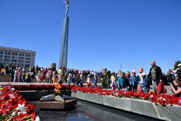 Вечный огонь на площади славы в Самаре