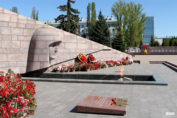 Мемориал Скорбящая мать Самара