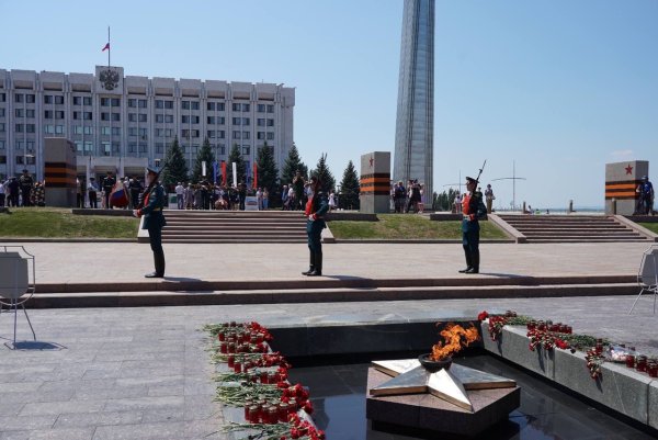 Вечный огонь на площади славы в Самаре