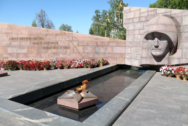 Мемориал Скорбящая мать Самара