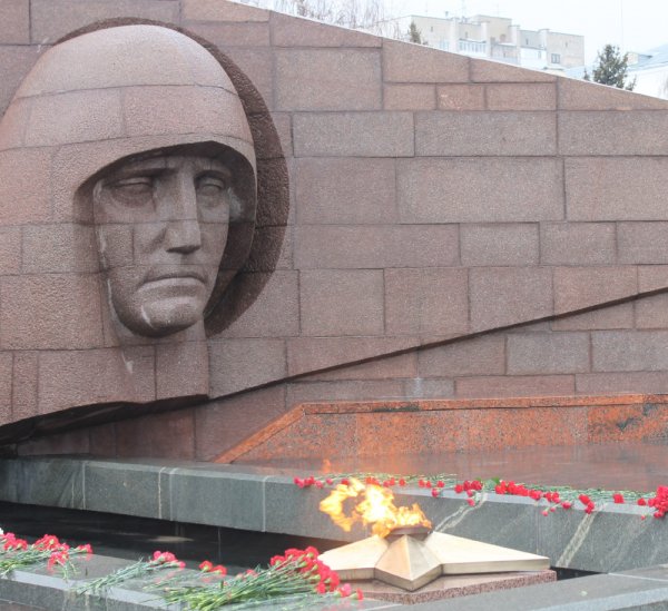 Горельеф Скорбящая мать Самара