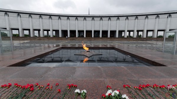 Музей Победы на Поклонной горе вечный огонь