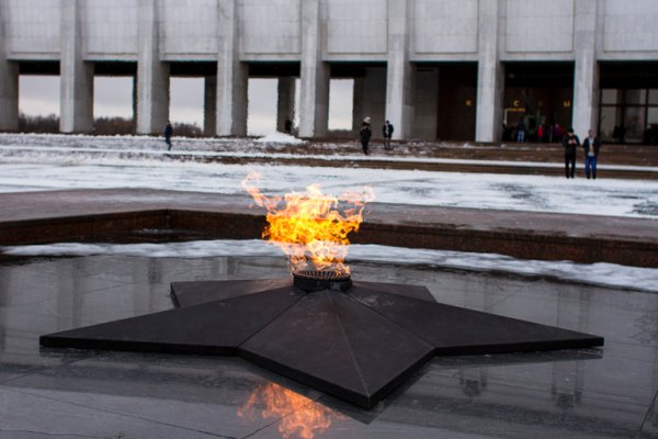 Парк Победы на Поклонной вечный огонь