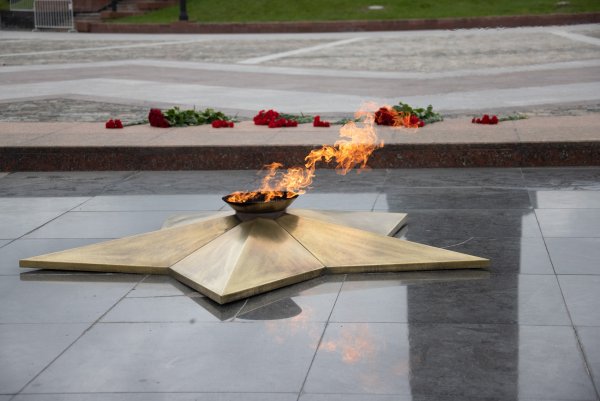 Вечный огонь на Поклонной горе в Москве