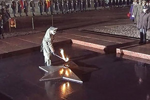 Парк Победы на Поклонной горе с вечном огнём