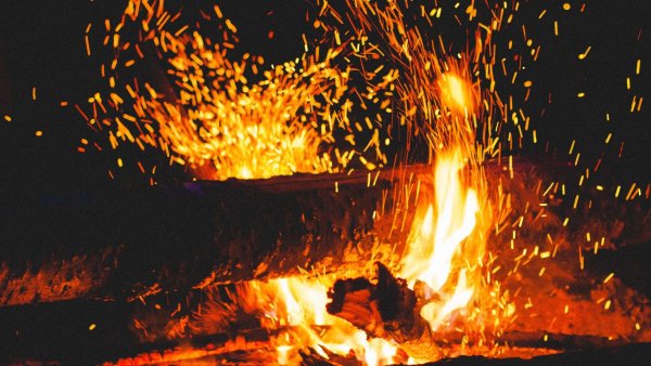 Обои на рабочий стол костер