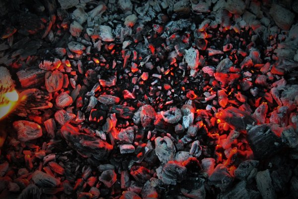 РАСКАЛЕННЫЙ уголь