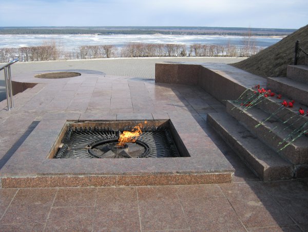 Чебоксары парк Победы вечный огонь