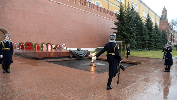 Могила неизвестного солдата у кремлевской стены