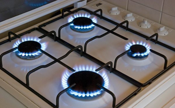 Газовая плита огонь