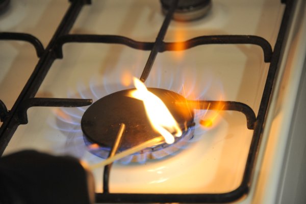 Газовая плита зажженная