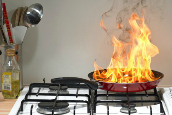 Горящая сковородка