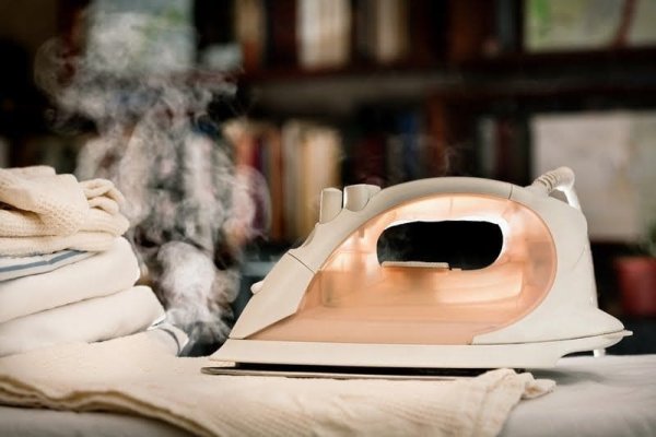 Утюг горит