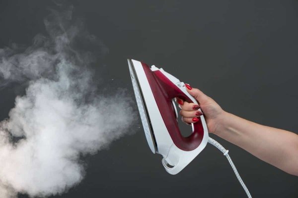 Утюг пшикает