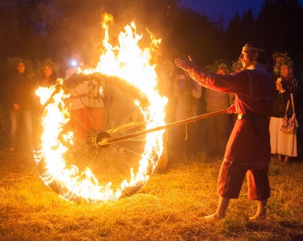 Праздник солнцестояния