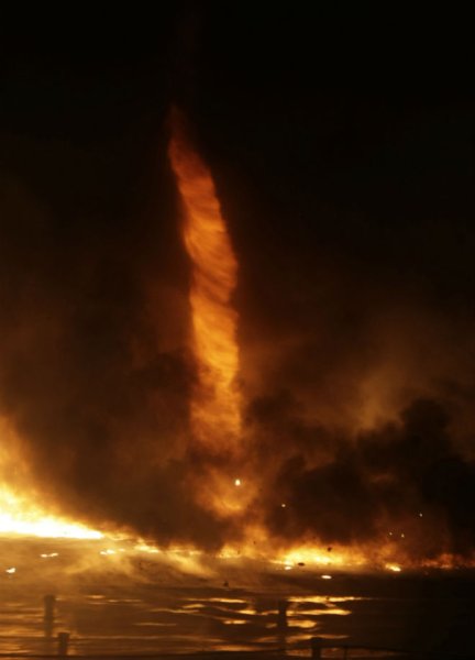 Огненный смерч в Гамбурге