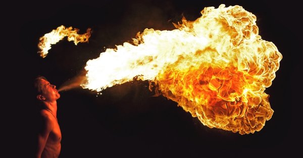 Дышит огнем