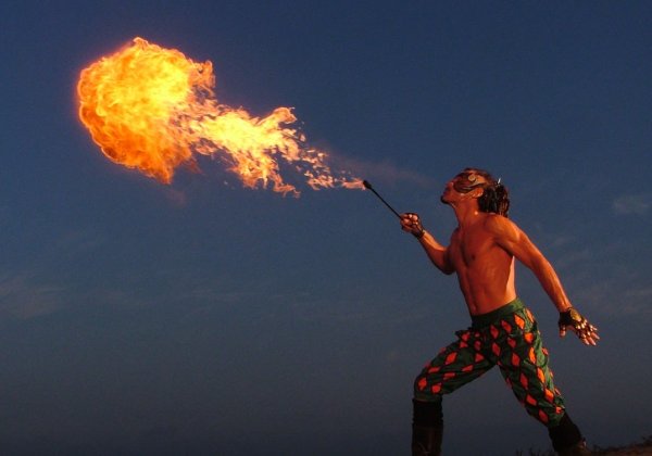 Фаер шоу бризинг