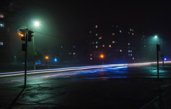 Дорога ночью в городе