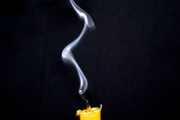 Свеча потухла